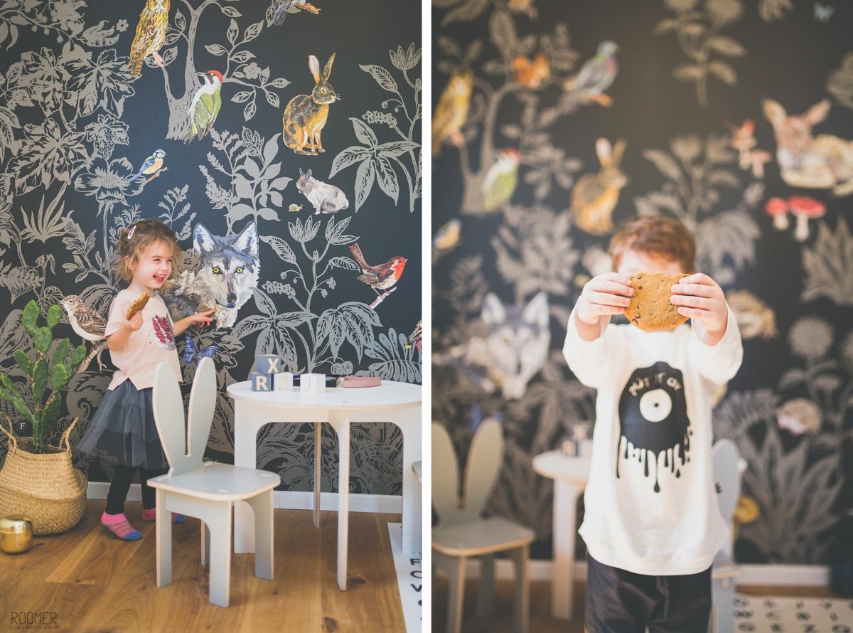 kids interior - animal wallpaper